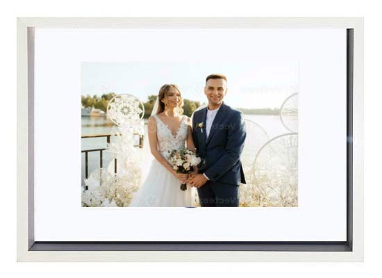 white-wood-poster-white-wedding-photo